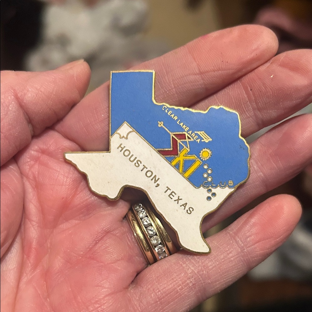 Ski Texas Brooch “Clear Lake Area Ski Club” Blue White Accents Skier Kitschy Pin